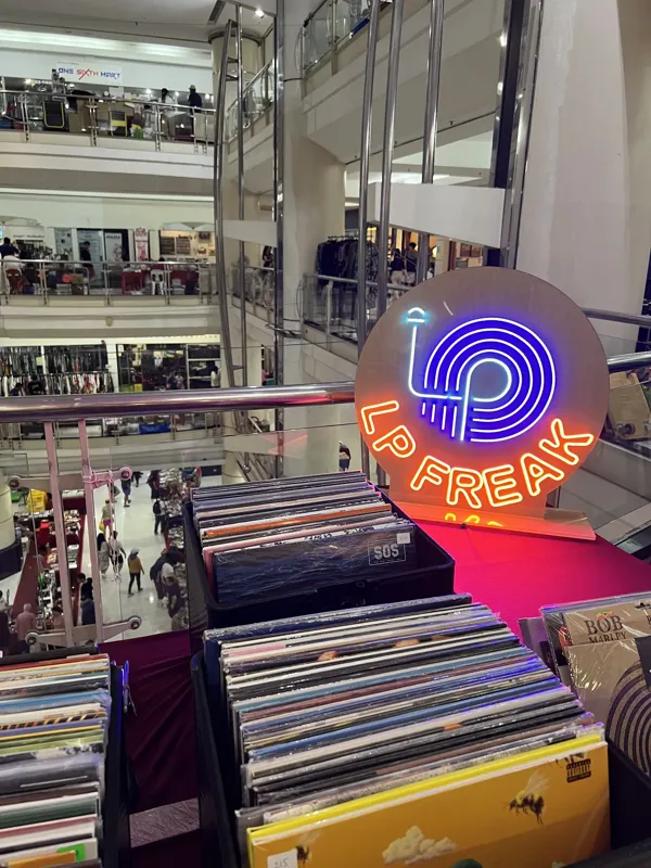 Record Store: LP Freak (Pickup Point)