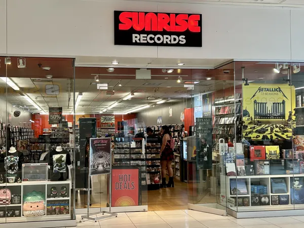 Record Store: Sunrise Records