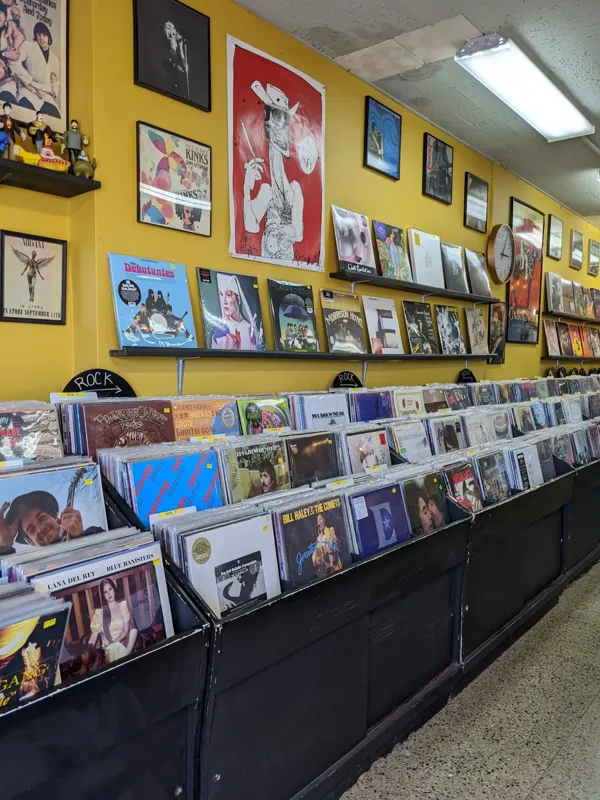 Record Store: Plaza Records