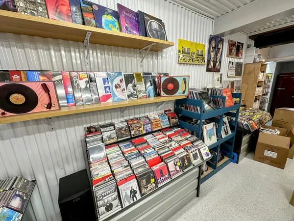 Record store thumbnail: Jello Musique