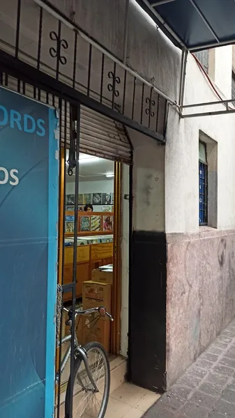 Record Store: Déjalo Ser Records