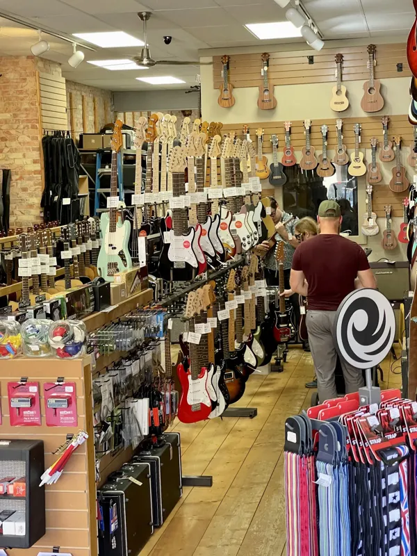 Record store thumbnail: Holland RIT Music