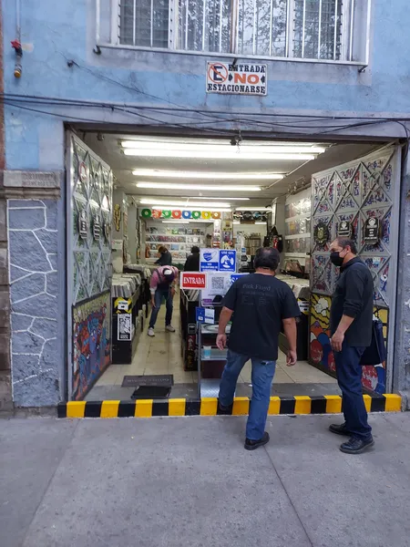 Record store thumbnail: retroactivo