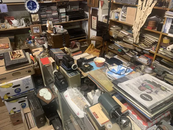 Record store thumbnail: Bazar - Vetešnictví u sedmi šwábů, LP/CD/MC , Gramo oldvintage prodej