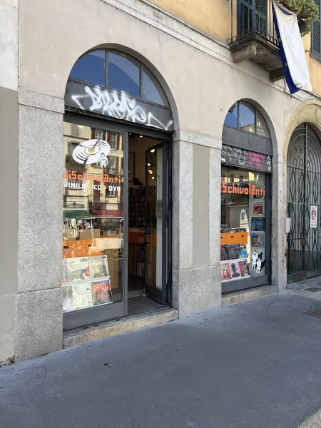 Record Store: Dischivolanti Di Guida Caterina SaS