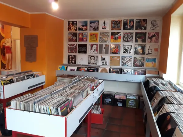 Record Store: Plattenbau