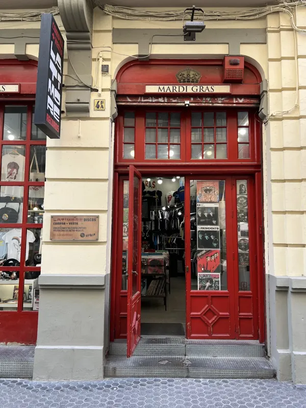 Record Store: Discos Latimore