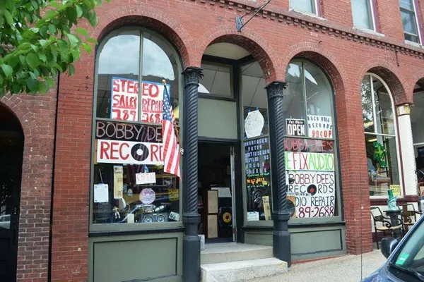 Bobby Dee's Record and Audio Repair