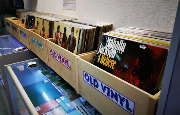 RadioLED / Old Vinyl Records