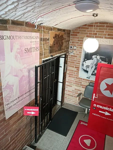 Record store thumbnail: Neon Music