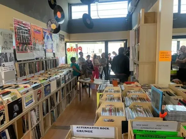 Record store thumbnail: Brescia Dischi Pinto