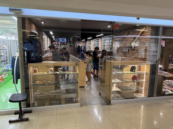 Record store thumbnail: Billboard - Música, CDs, vinilos, y BluRays