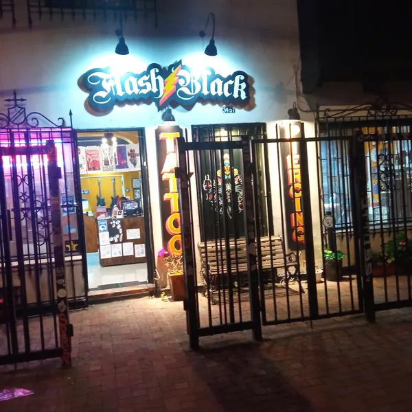 Record Store: La Roma Records