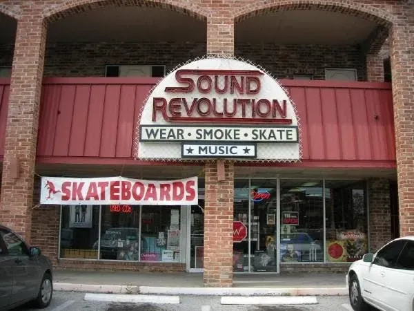 Record store thumbnail: Sound Revolution - SMOKE ● MUSIC ● SKATE ● WEAR