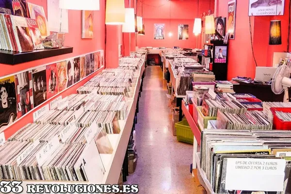 Record store thumbnail: 33 REVOLUCIONES,(DISCOS de VINILO Y CD ,COMPRA VENTA,20 años especializados en coleccionismo MUSICAL .