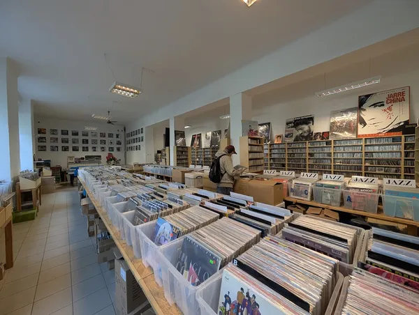 Record store thumbnail: Music Fan