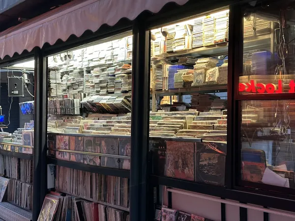 Record store thumbnail: Chiosco Della Musica DISCHI VINILE CD MUSICA Vendita