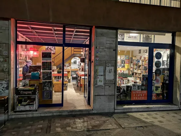 Record Store: Blutopia