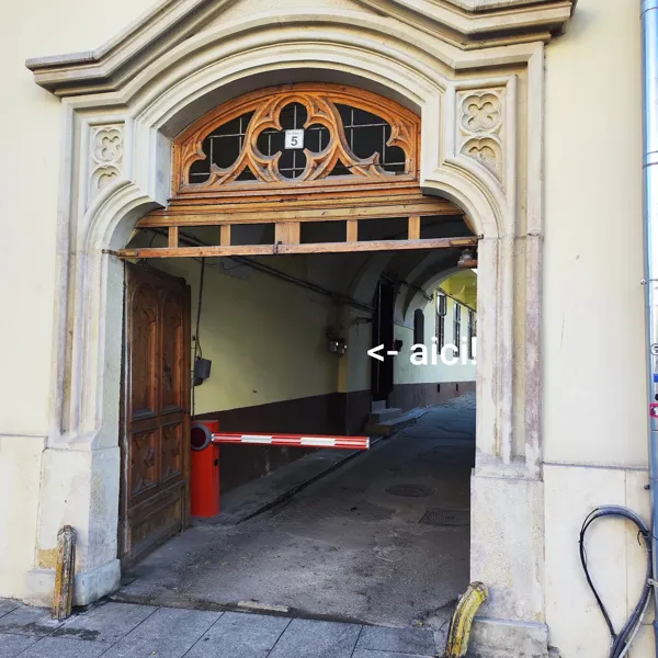 Record store thumbnail: La Vinil