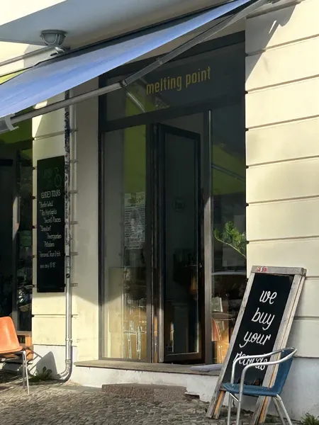 Record Store: MELTING POINT Record Store