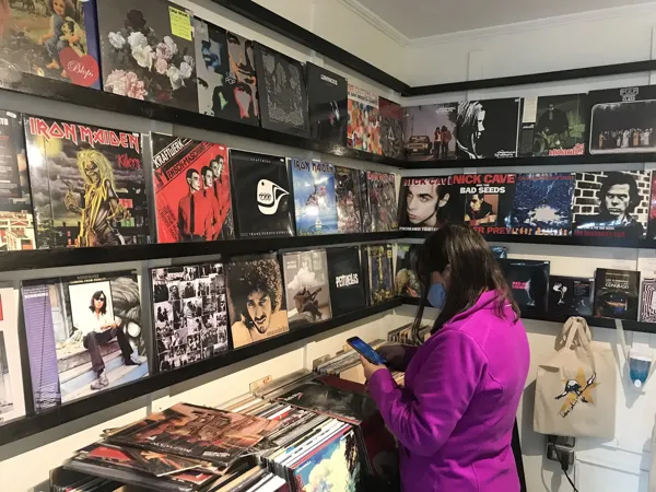 Record Store: Solo Vinilos