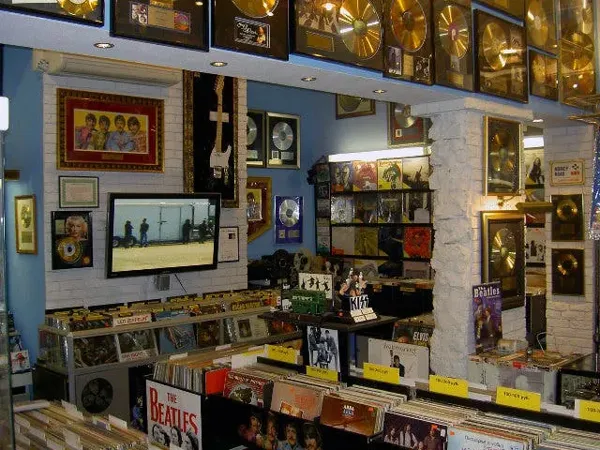 Record Store: 2B Record
