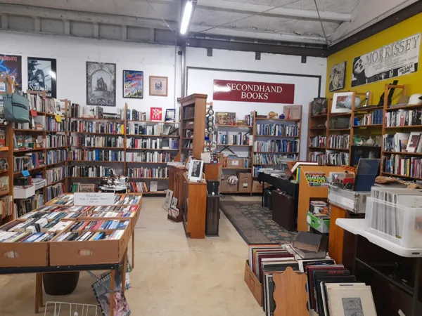 Record Store: Fossick: for Records and Collectables