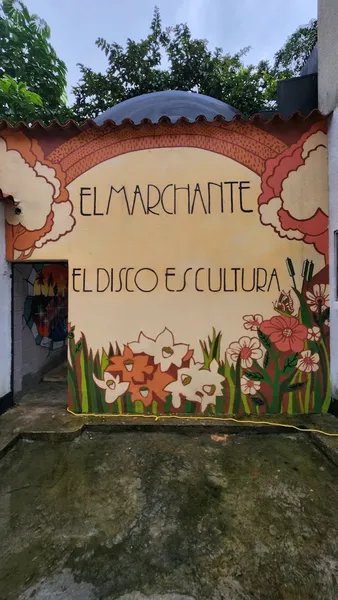 Record Store: El Marchante