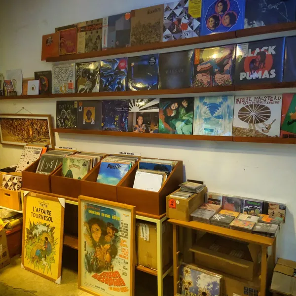 Record store thumbnail: La-La Records