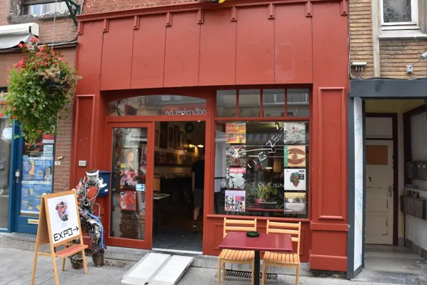 Record Store: Flugzeug Music Art Design