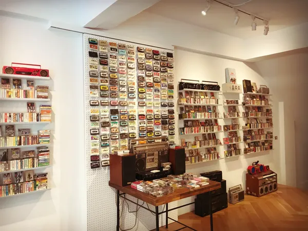 Record Store: Ganshang Records(Records Coffee Dessert)