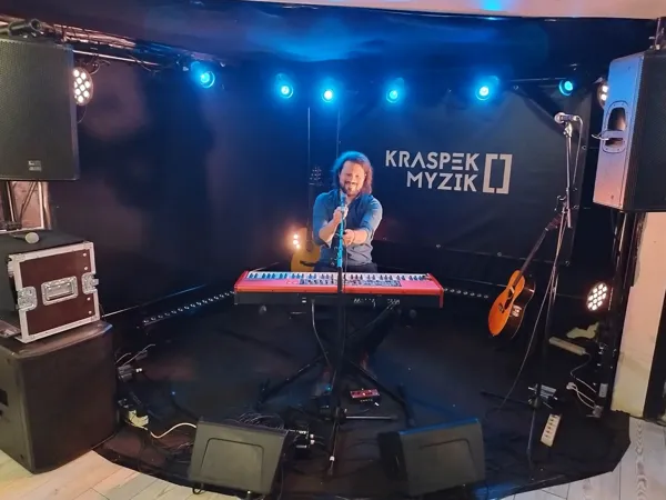 Record Store: Kraspek Myzik