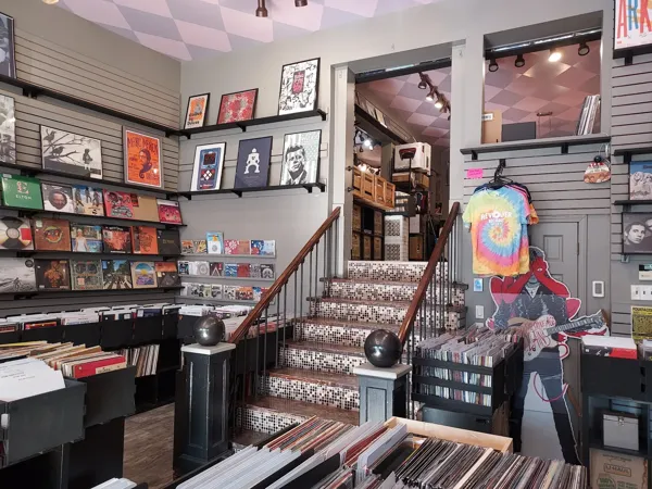 Record Store: Revolver Records