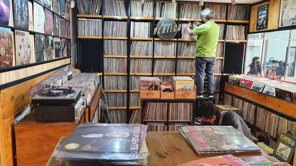 Record Store: Vertigo Discos (Discos Vertigo)