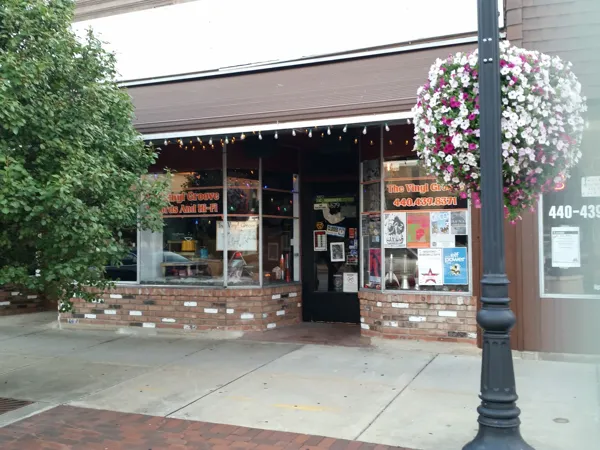 Record Store: The Vinyl Groove Records