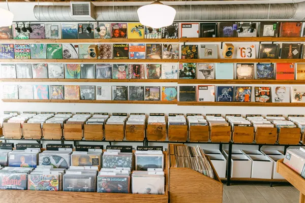 Record Store: Comeback Vinyl