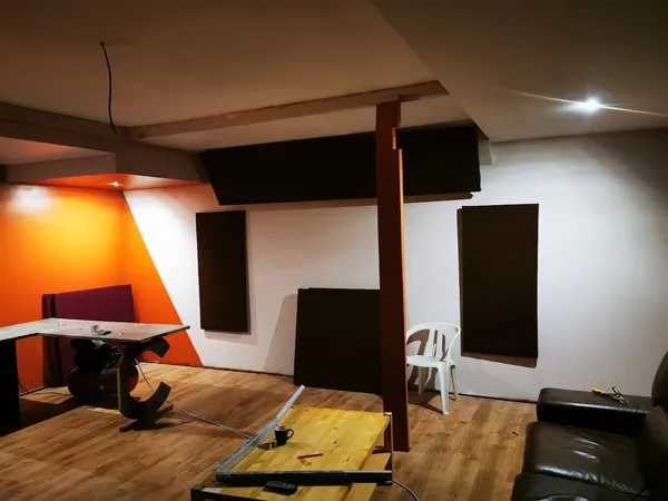 Record Store: Studio Various