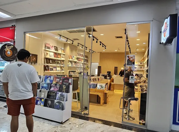 Record store thumbnail: ร้านแผ่นเสียง Minilop Record and CD