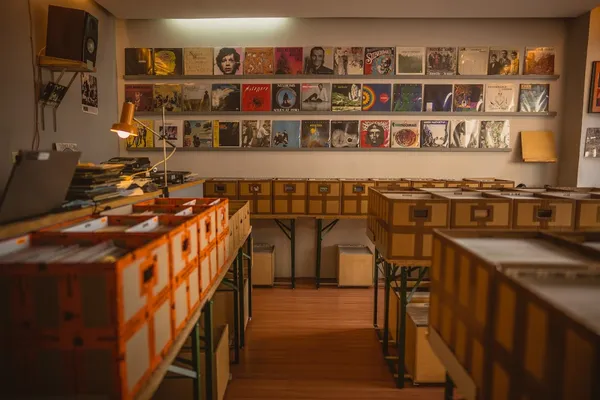 Record store thumbnail: Bahlo Records