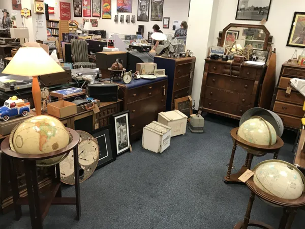 Record store thumbnail: 402 Vinyl