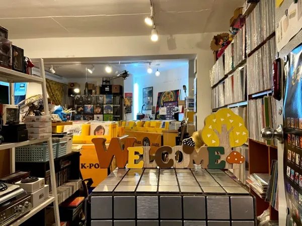 Record Store: PeterPan 피터판