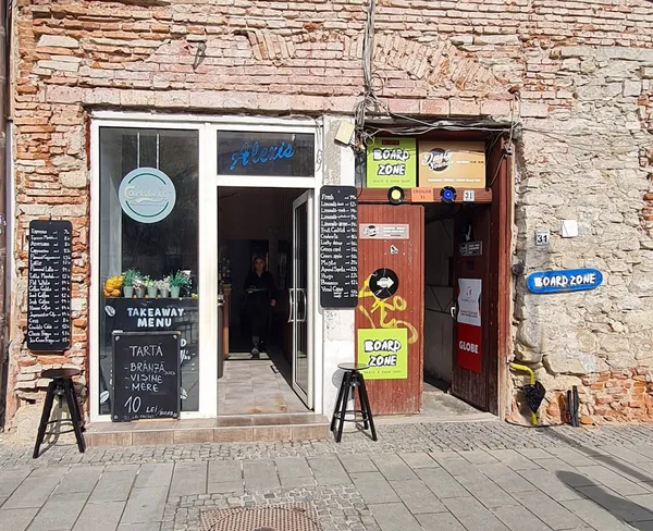 Record Store: Dusty Sounds Record Shop