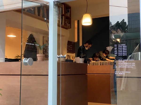 Record Store: 모자이크(mosaic seoul)