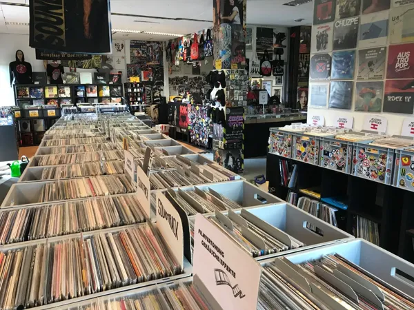 Record Store: Lenny's Music Store