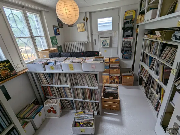 Record store thumbnail: Outlet Oldies Shop Bern