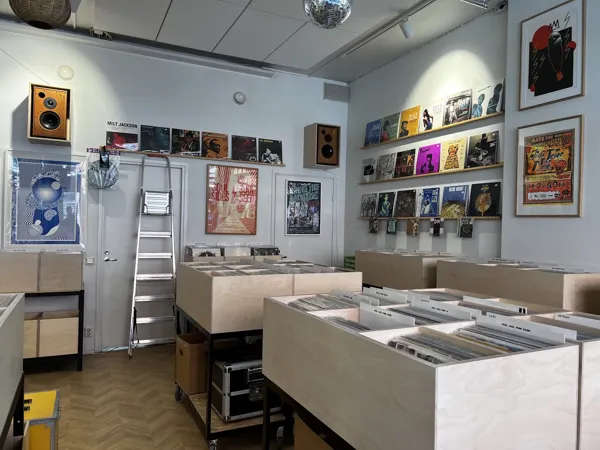 Record Store: Round Sound Records