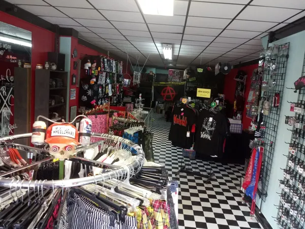 Record Store: Rock N' Roll Knife Fight