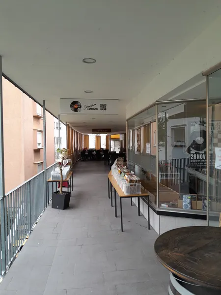 Record store thumbnail: Signature Music