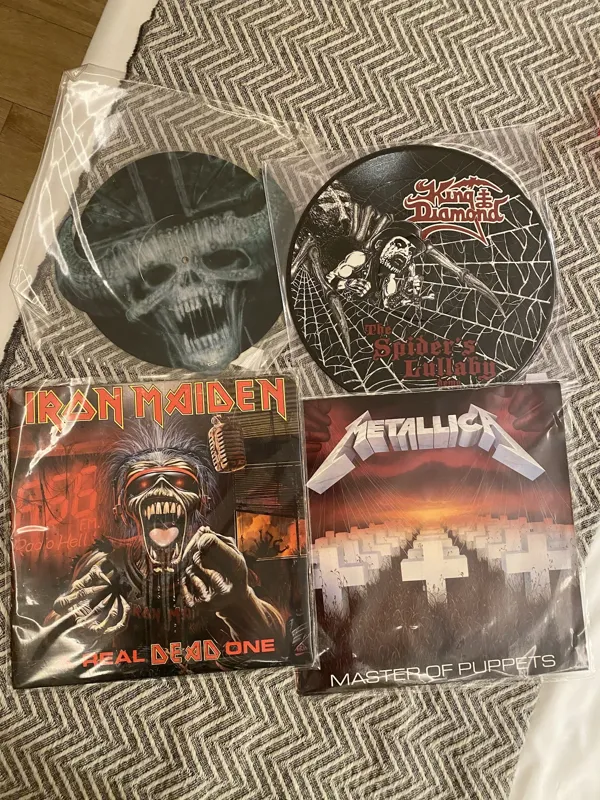 Record store thumbnail: Carbono