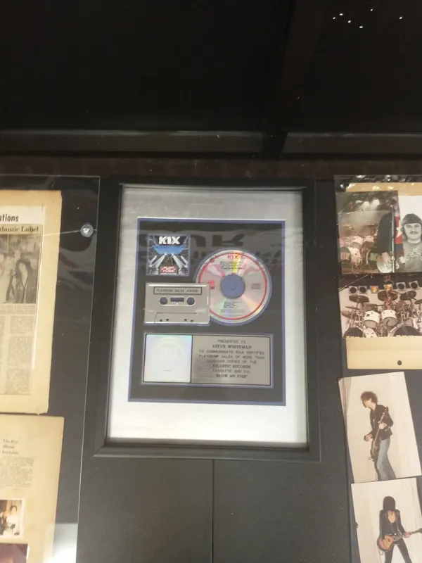 Record Store: The Head - Vinyl Records